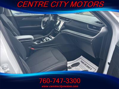 2023 Jeep Grand Cherokee L Laredo   - Photo 13 - Escondido, CA 92025