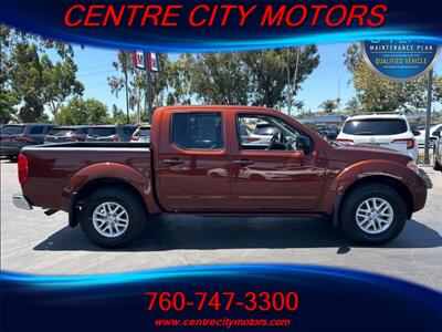 2017 Nissan Frontier SV  Crew Cab 4x4 - Photo 2 - Escondido, CA 92025