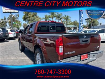 2017 Nissan Frontier SV  Crew Cab 4x4 - Photo 5 - Escondido, CA 92025