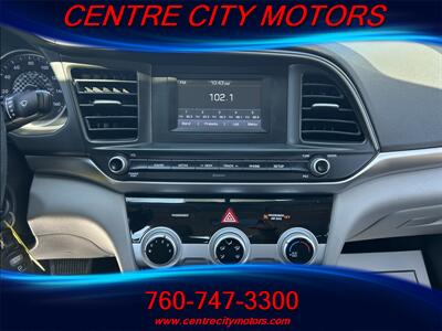 2019 Hyundai Elantra SE   - Photo 8 - Escondido, CA 92025