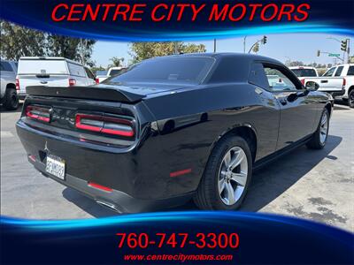 2019 Dodge Challenger SXT   - Photo 4 - Escondido, CA 92025