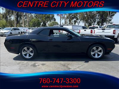2019 Dodge Challenger SXT   - Photo 3 - Escondido, CA 92025