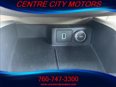 2020 Ford Escape SE   - Photo 16 - Escondido, CA 92025