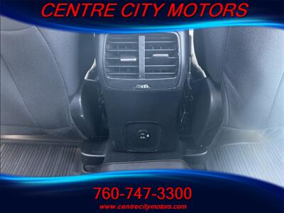 2020 Ford Escape SE   - Photo 9 - Escondido, CA 92025
