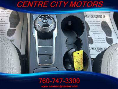 2020 Ford Escape SE   - Photo 17 - Escondido, CA 92025