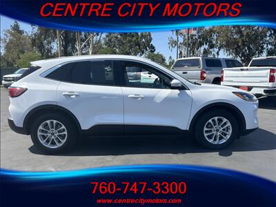 2020 Ford Escape SE   - Photo 3 - Escondido, CA 92025