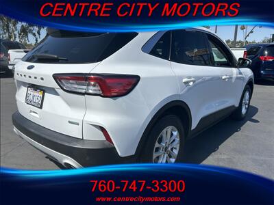 2020 Ford Escape SE   - Photo 4 - Escondido, CA 92025