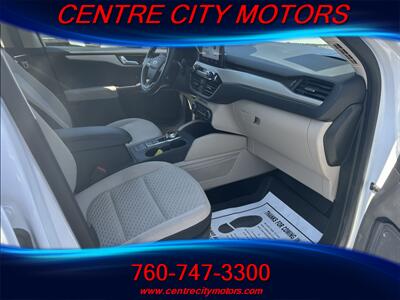 2020 Ford Escape SE   - Photo 10 - Escondido, CA 92025