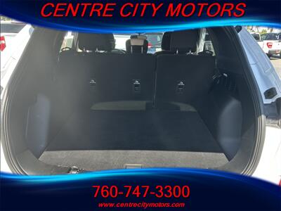 2020 Ford Escape SE   - Photo 6 - Escondido, CA 92025