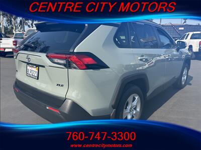 2019 Toyota RAV4 XLE   - Photo 4 - Escondido, CA 92025