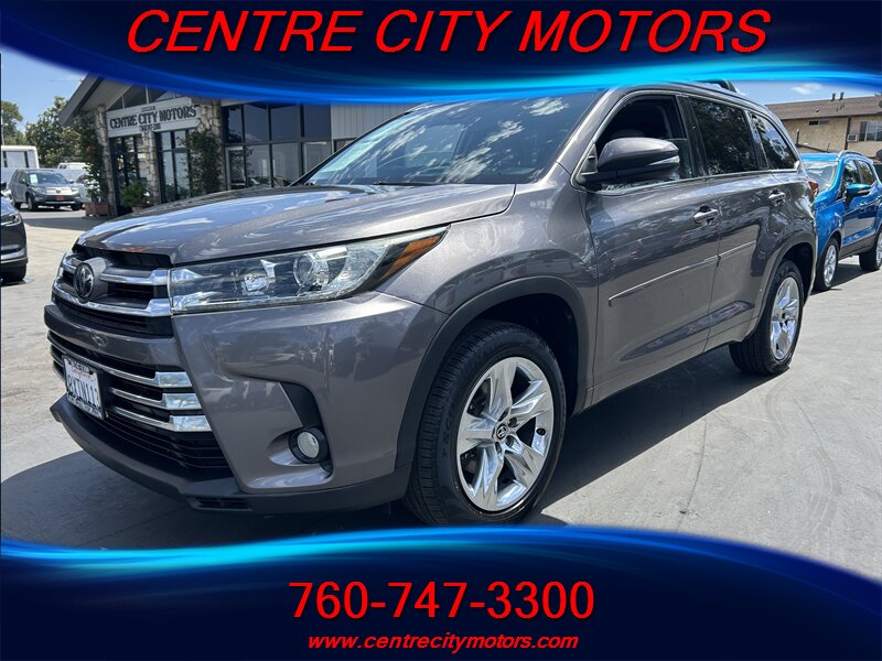 2018 Toyota Highlander Limited - Photo 1 - Escondido, CA 92025
