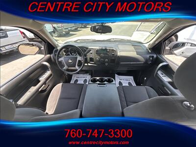 2009 Chevrolet Silverado 1500 LT  Extended Cab - Photo 7 - Escondido, CA 92025