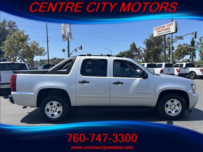 2010 Chevrolet Avalanche LS   - Photo 3 - Escondido, CA 92025