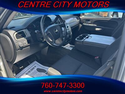 2010 Chevrolet Avalanche LS   - Photo 10 - Escondido, CA 92025