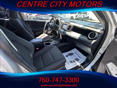 2014 Toyota RAV4 XLE   - Photo 9 - Escondido, CA 92025