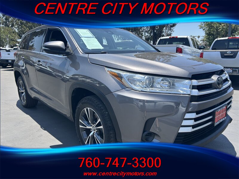 2018 Toyota Highlander LE  
