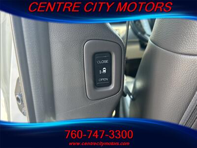 2016 Honda Odyssey Touring Elite   - Photo 12 - Escondido, CA 92025
