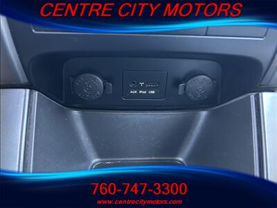 2011 Kia Sorento LX   - Photo 13 - Escondido, CA 92025