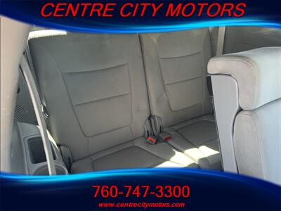 2011 Kia Sorento LX   - Photo 8 - Escondido, CA 92025