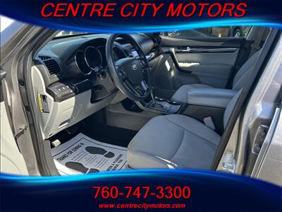 2011 Kia Sorento LX   - Photo 10 - Escondido, CA 92025