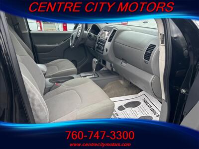 2018 Nissan Frontier SV  Crew Cab 4x4 - Photo 6 - Escondido, CA 92025