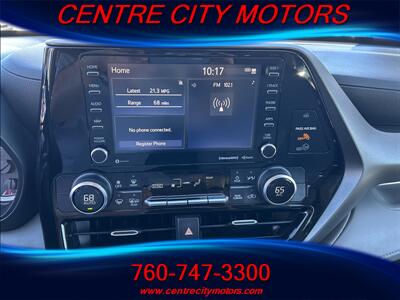 2021 Toyota Highlander LE   - Photo 12 - Escondido, CA 92025