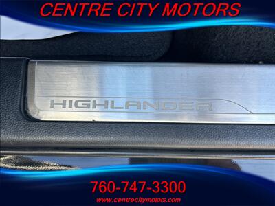 2021 Toyota Highlander LE   - Photo 24 - Escondido, CA 92025
