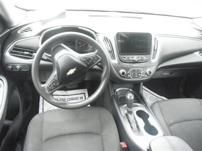 2020 Chevrolet Malibu LT   - Photo 6 - Horton, KS 66439