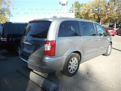 2016 Chrysler Town & Country Touring   - Photo 3 - Horton, KS 66439