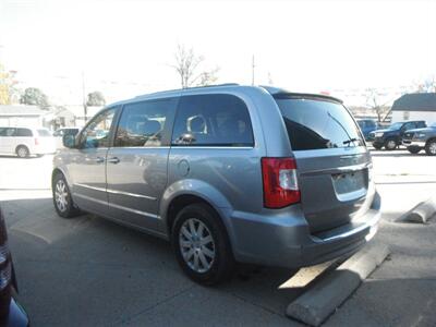 2016 Chrysler Town & Country Touring   - Photo 4 - Horton, KS 66439