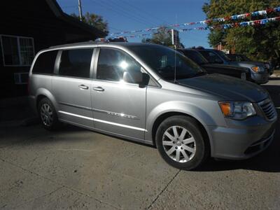 2016 Chrysler Town & Country Touring   - Photo 2 - Horton, KS 66439