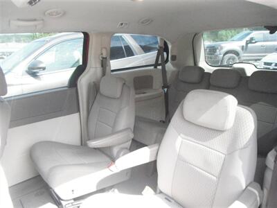 2009 Chrysler Town & Country LX   - Photo 5 - Horton, KS 66439