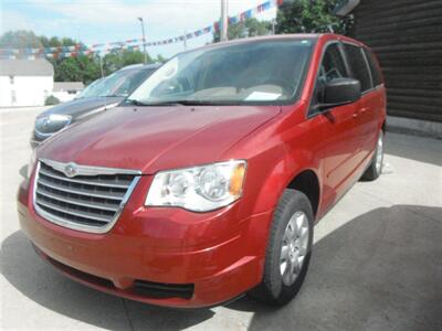2009 Chrysler Town & Country LX   - Photo 1 - Horton, KS 66439