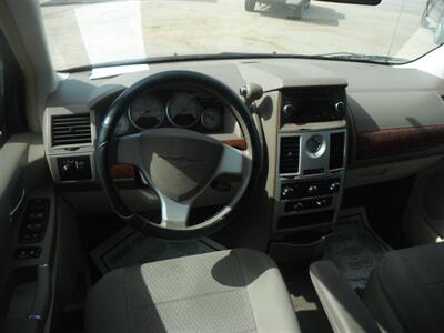 2009 Chrysler Town & Country LX   - Photo 6 - Horton, KS 66439