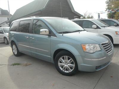 2008 Chrysler Town & Country Limited   - Photo 2 - Horton, KS 66439