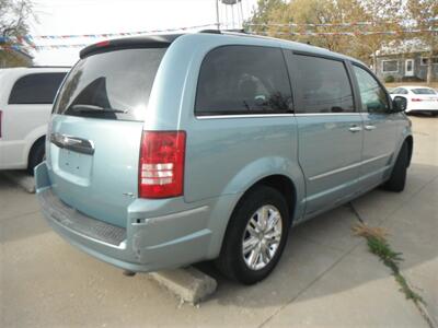 2008 Chrysler Town & Country Limited   - Photo 3 - Horton, KS 66439