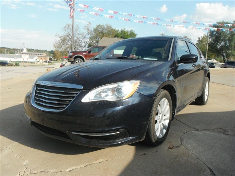 2011 Chrysler 200 Touring - Photo 1 - Horton, KS 66439