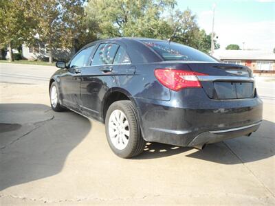 2011 Chrysler 200 Touring   - Photo 4 - Horton, KS 66439