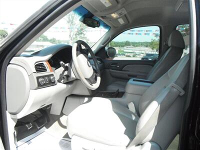 2008 Chevrolet Suburban LTZ   - Photo 8 - Horton, KS 66439