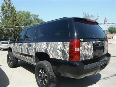 2008 Chevrolet Suburban LTZ   - Photo 4 - Horton, KS 66439