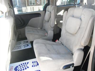 2016 Dodge Grand Caravan SXT Plus   - Photo 6 - Horton, KS 66439