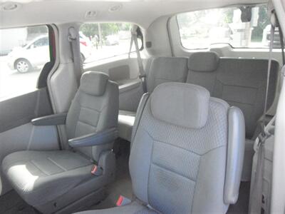 2010 Chrysler Town & Country Touring   - Photo 5 - Horton, KS 66439