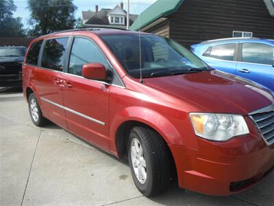 2010 Chrysler Town & Country Touring   - Photo 2 - Horton, KS 66439