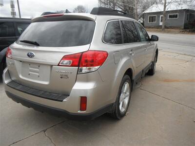 2014 Subaru Outback 2.5i Limited   - Photo 3 - Horton, KS 66439