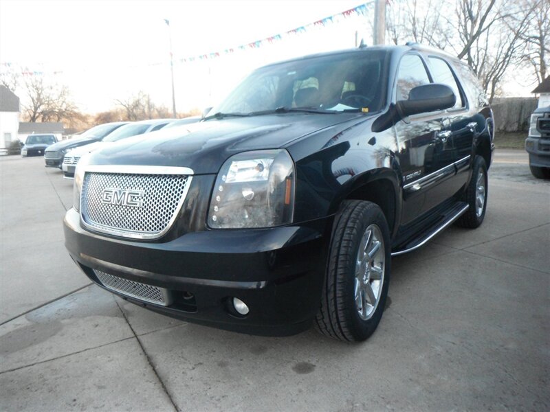 2008 GMC Yukon XL Denali's photo
