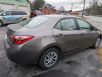 2019 Toyota Corolla LE   - Photo 3 - St. Johnsbury, VT 05819