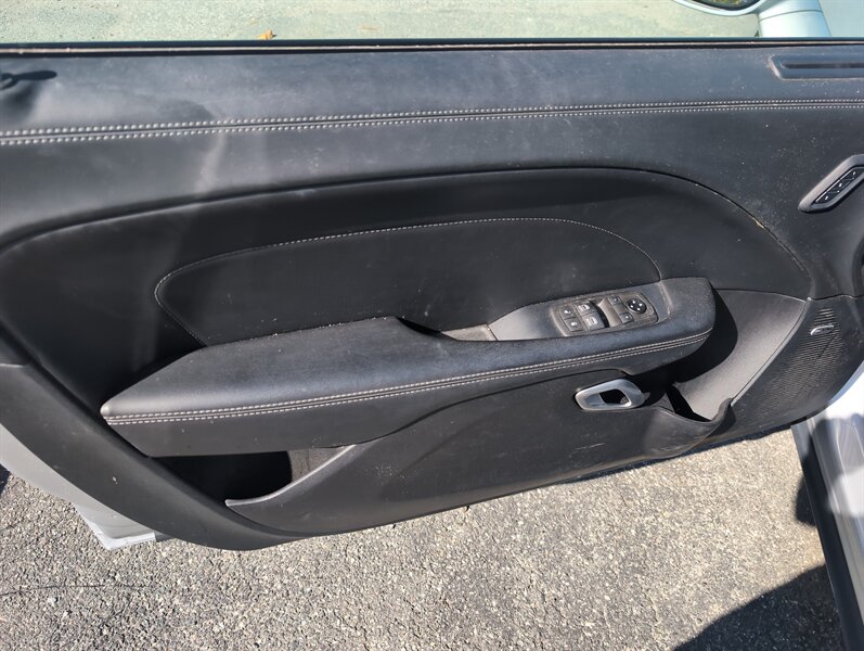 2021 Dodge Challenger SXT photo 3