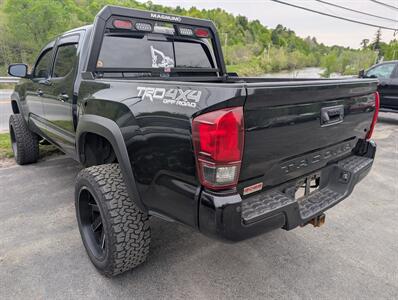 2019 Toyota Tacoma TRD Off-Road   - Photo 2 - St. Johnsbury, VT 05819