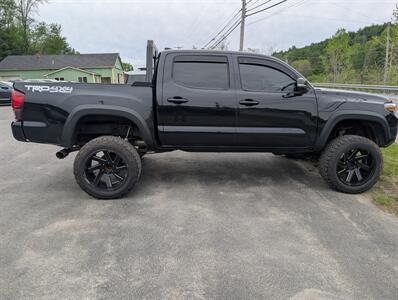 2019 Toyota Tacoma TRD Off-Road   - Photo 7 - St. Johnsbury, VT 05819