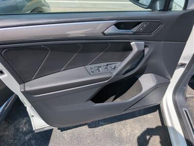 2023 Volkswagen Tiguan SE R-Line Black 4Mot   - Photo 5 - St. Johnsbury, VT 05819